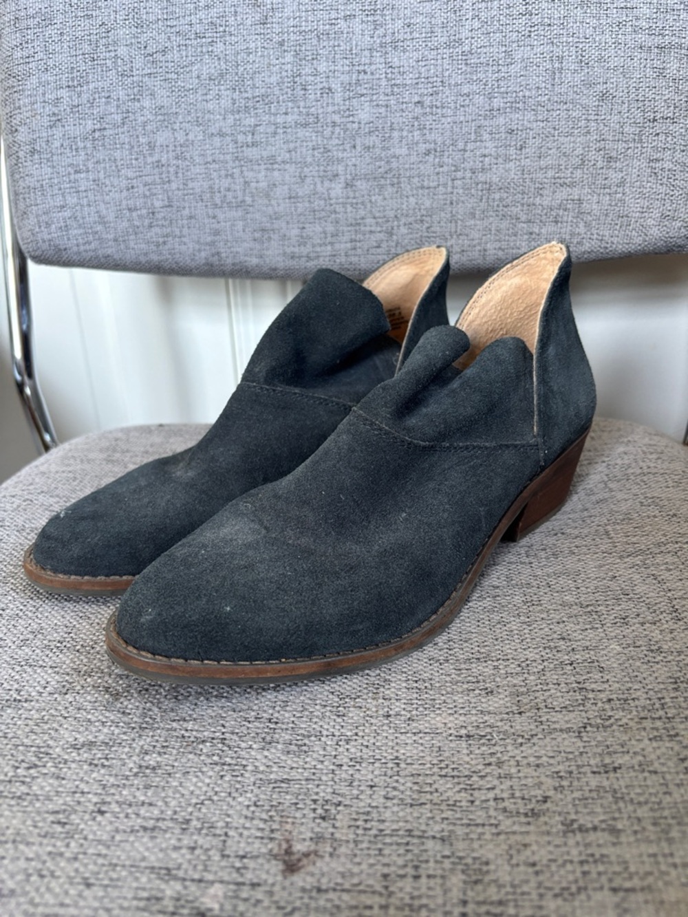 Lucky Brand Women's Black Suede Slip-On Mules